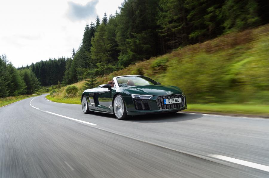  Audi R8 Spyder V10 Plus 2017 года  (UK) (фото 33 из 40)